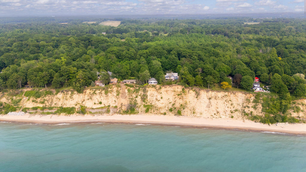 1140 Edgewater Terrace South Haven MI 49090