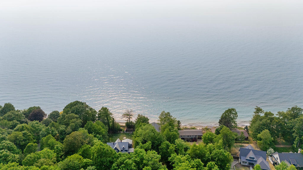 1140 Edgewater Terrace South Haven MI 49090
