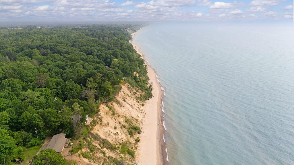 1140 Edgewater Terrace South Haven MI 49090