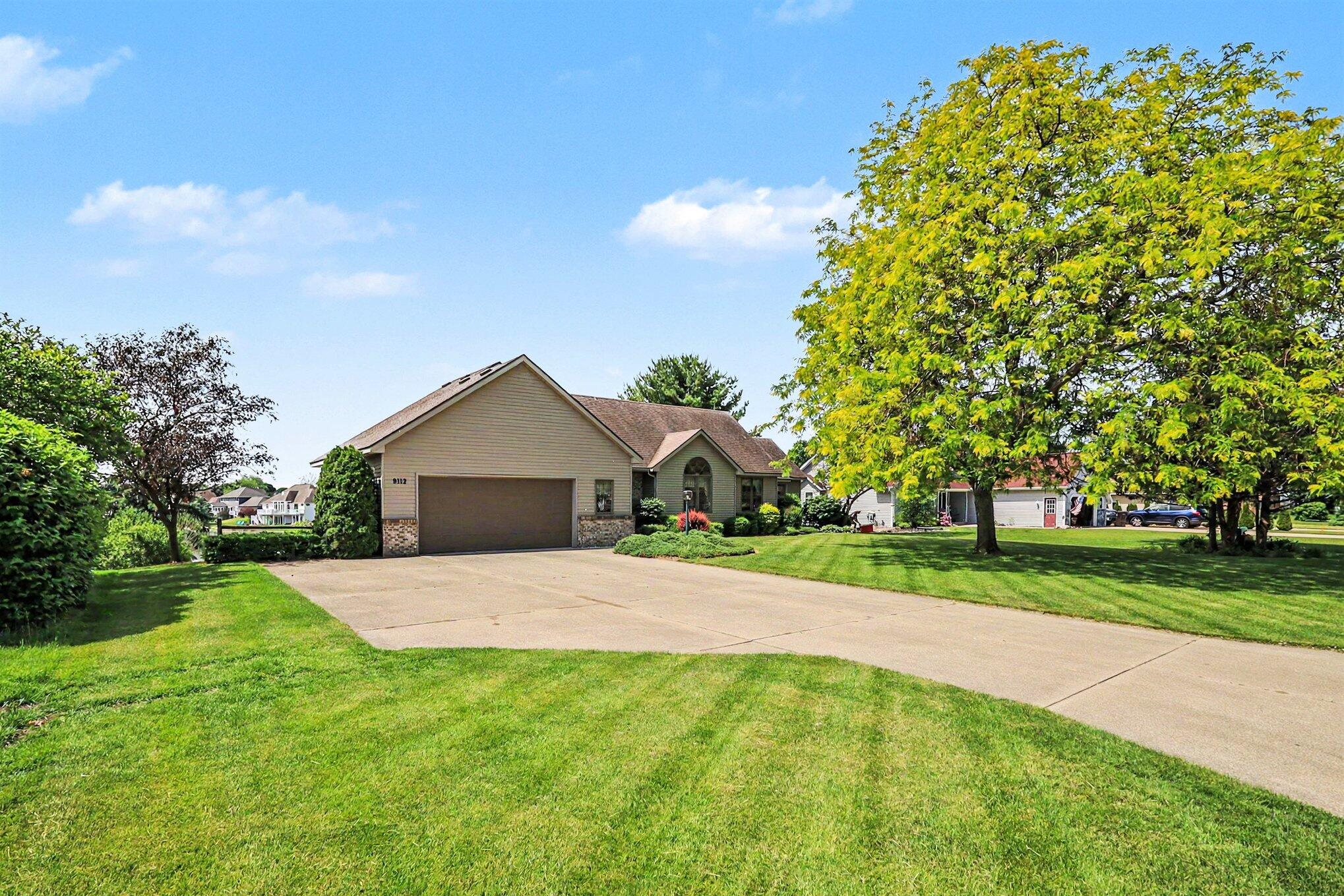 9112 Bluff Lake Street Zeeland MI 49464