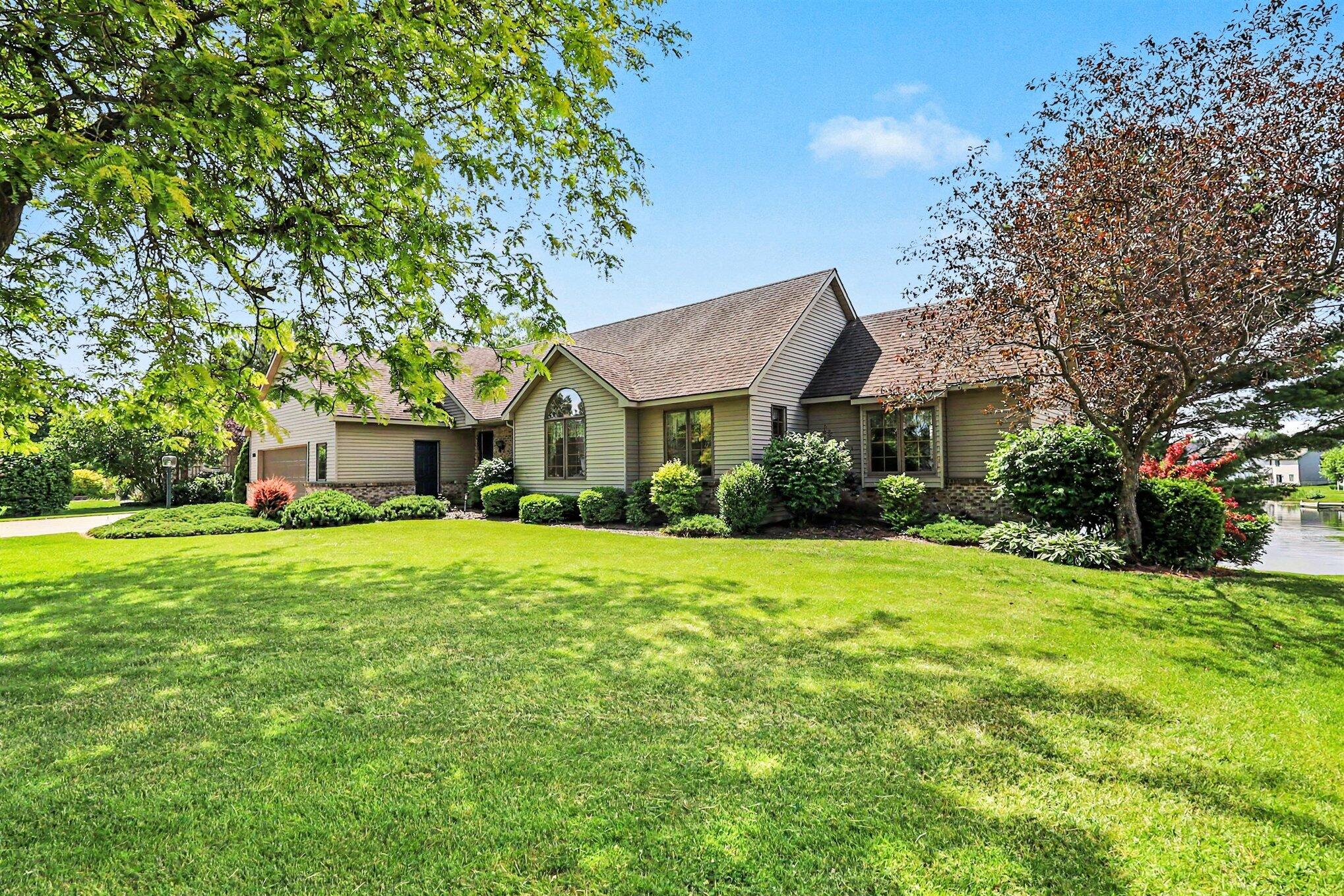 9112 Bluff Lake Street Zeeland MI 49464