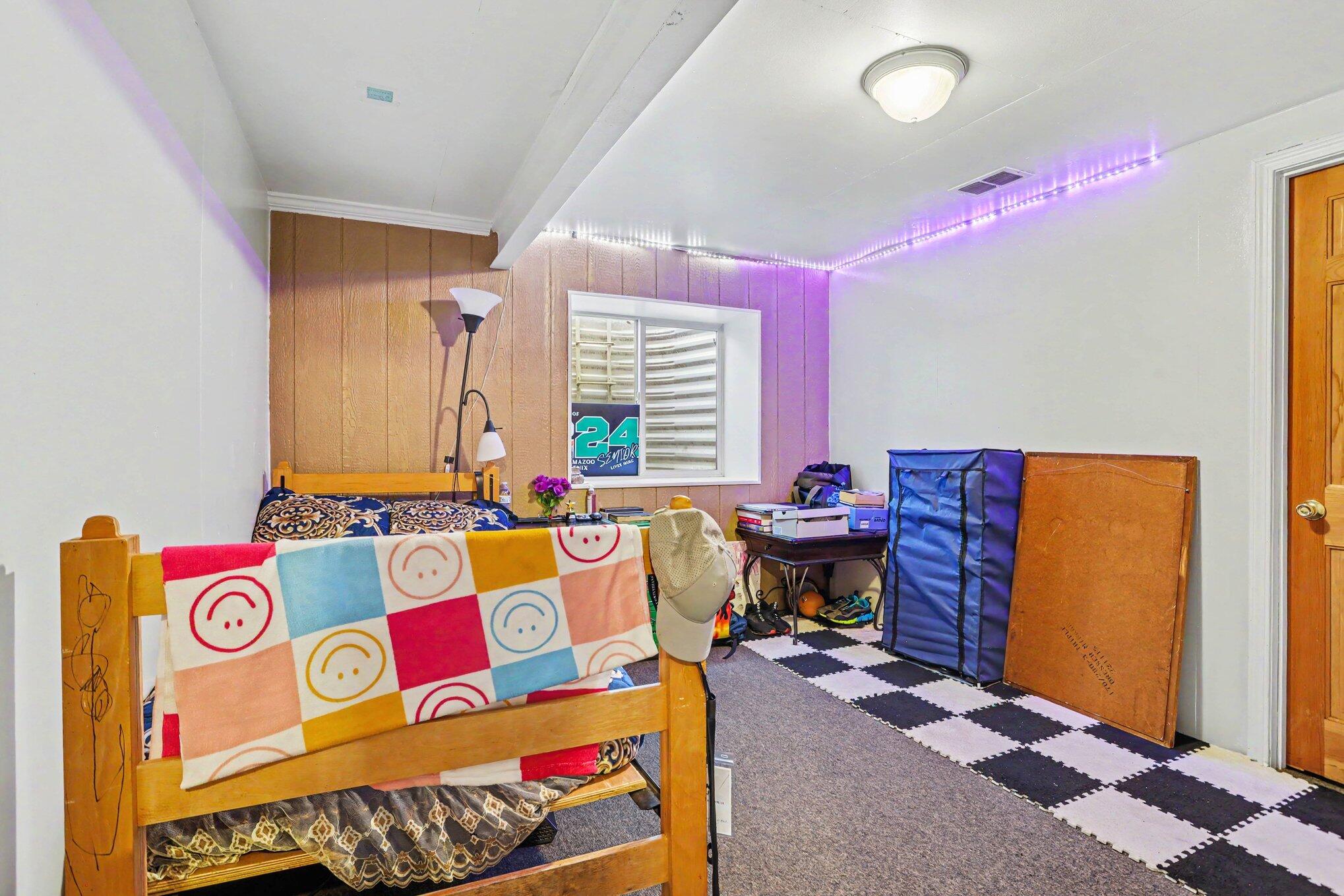 1021 Farrell Avenue Kalamazoo MI 49006