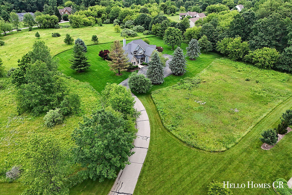 5327 Canyon River Drive NE Ada MI 49301