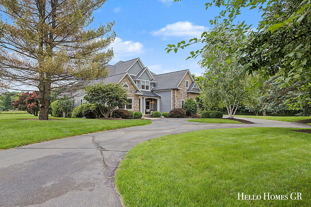 5327 Canyon River Drive NE Ada MI 49301