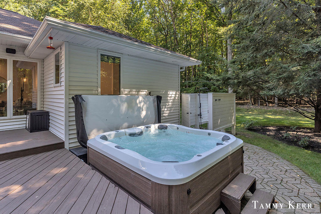 6934 Bendemeer Drive Fennville MI 49408