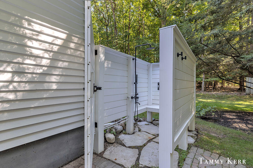 6934 Bendemeer Drive Fennville MI 49408