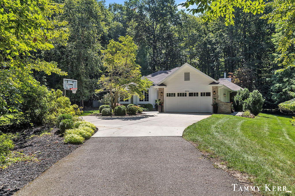 6934 Bendemeer Drive Fennville MI 49408