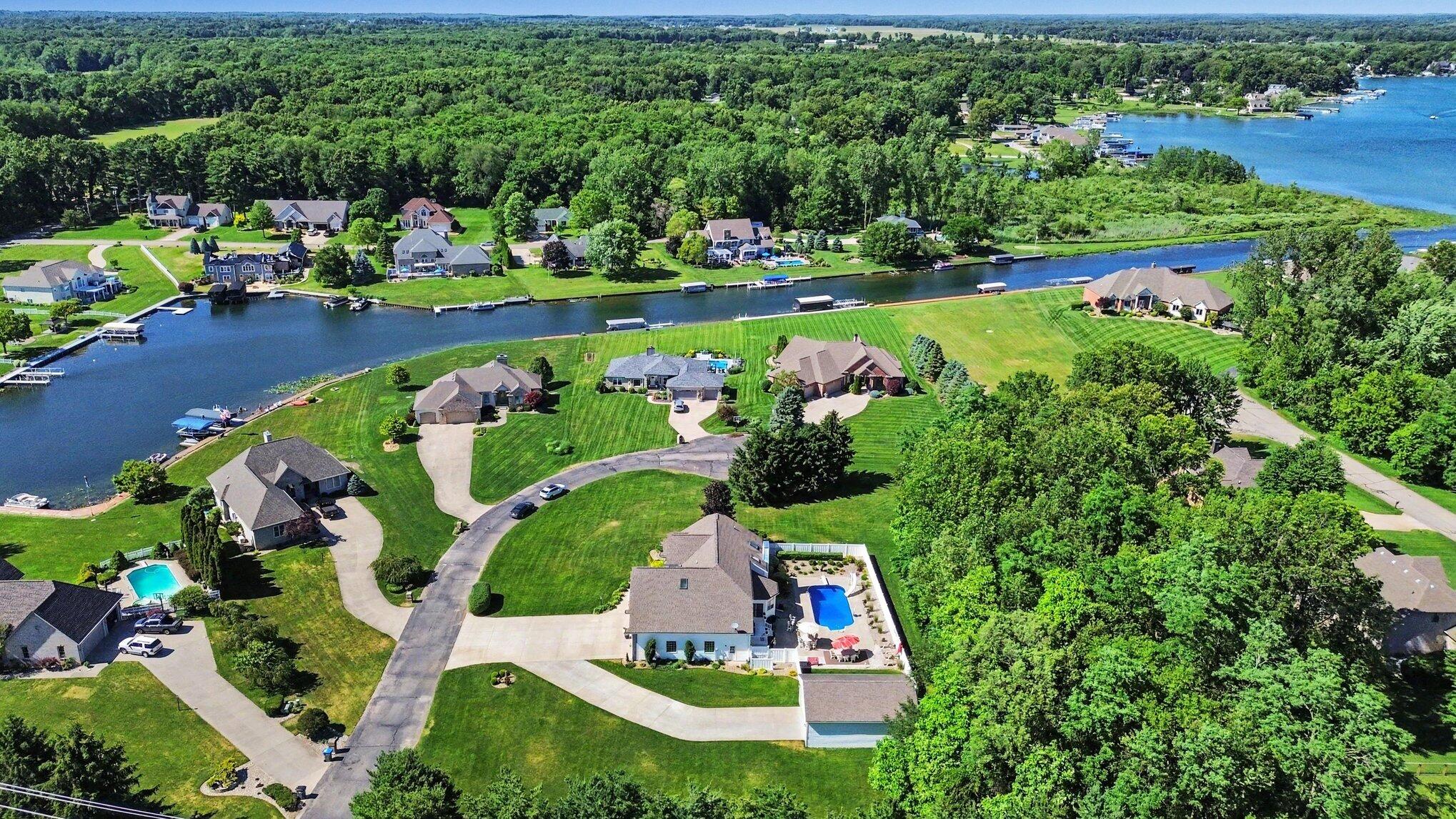 68995 Eagle Cove Court Edwardsburg MI 49112