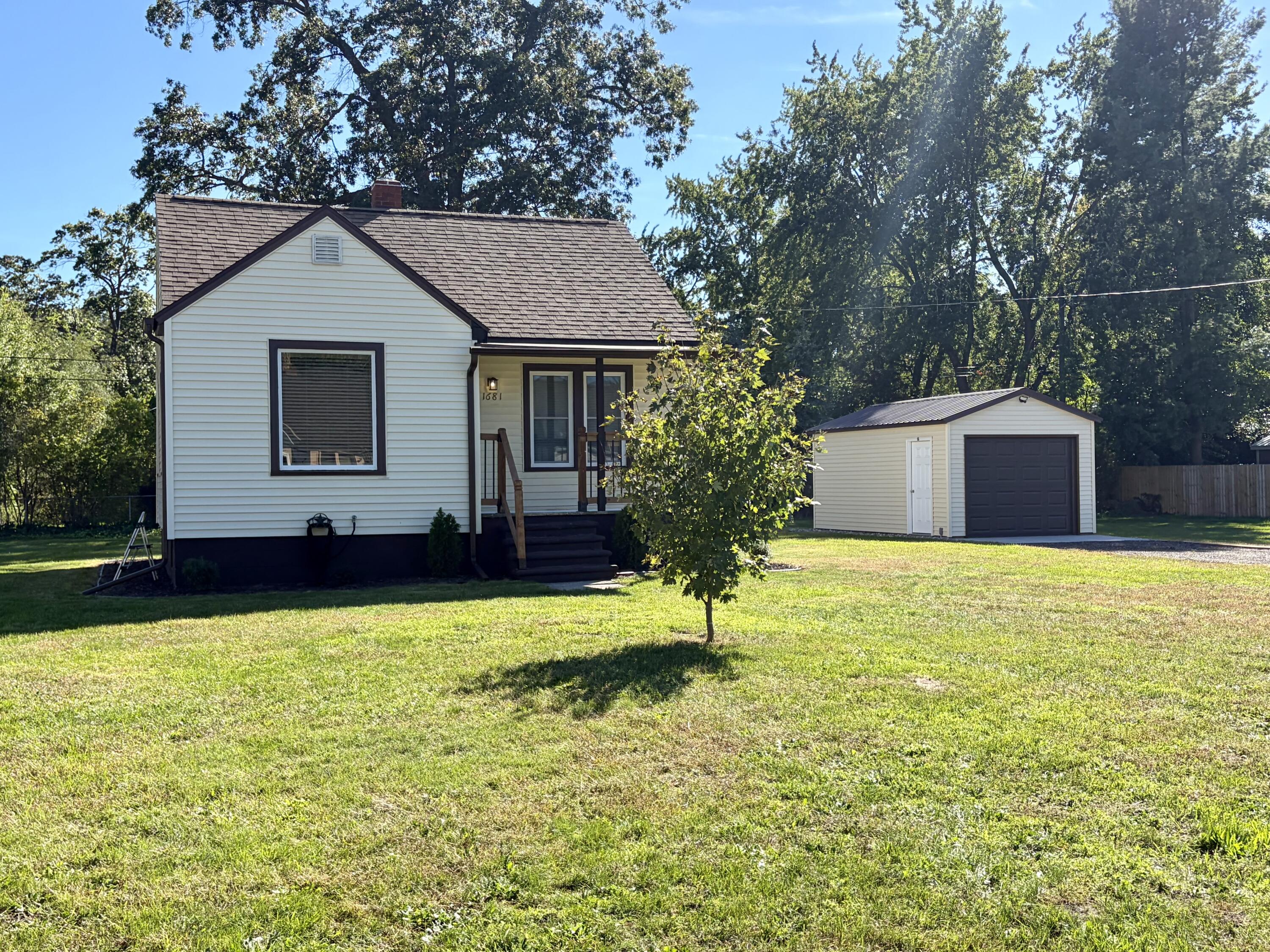 1681 Langeland Avenue Muskegon MI 49442