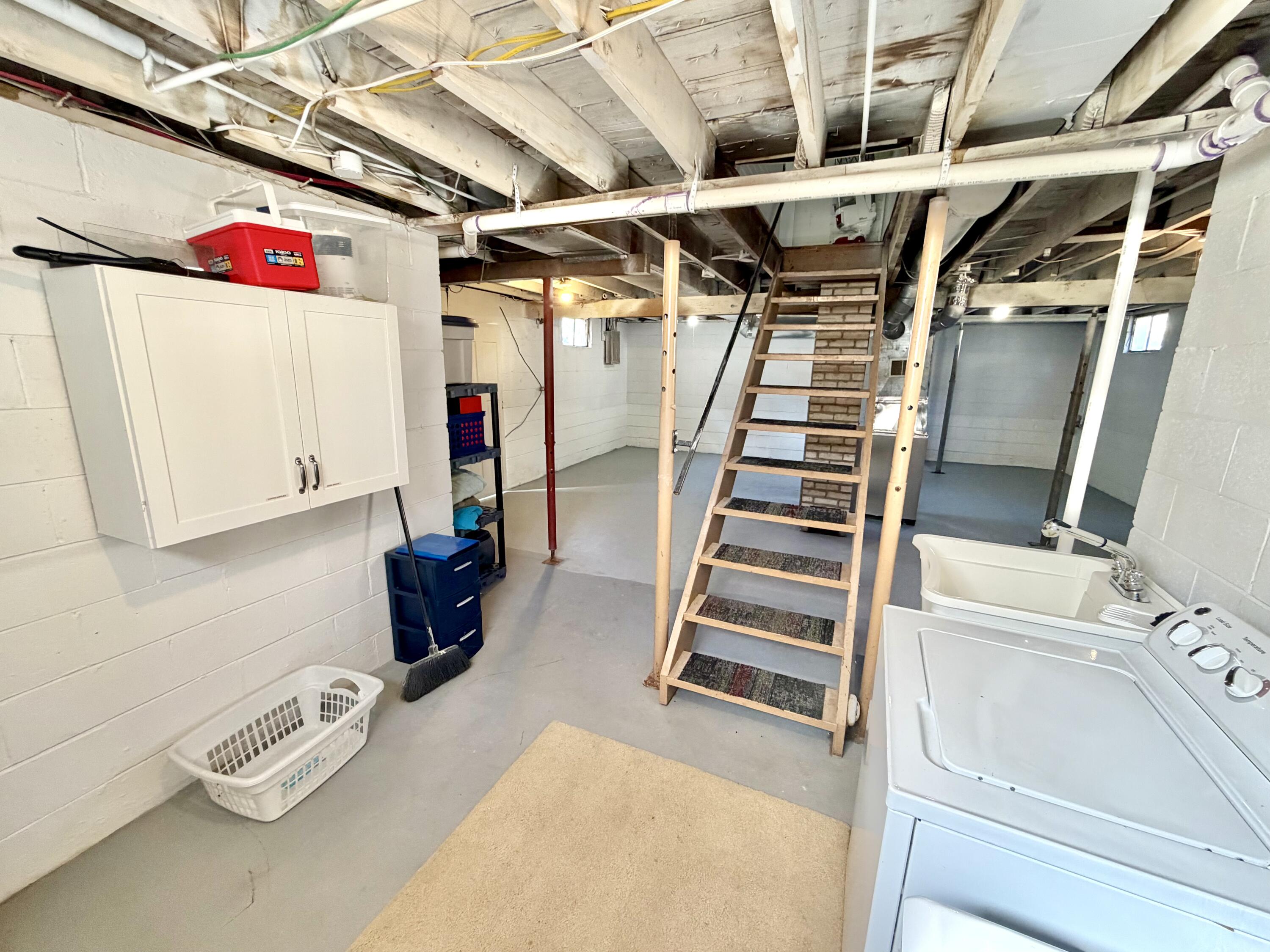 1681 Langeland Avenue Muskegon MI 49442