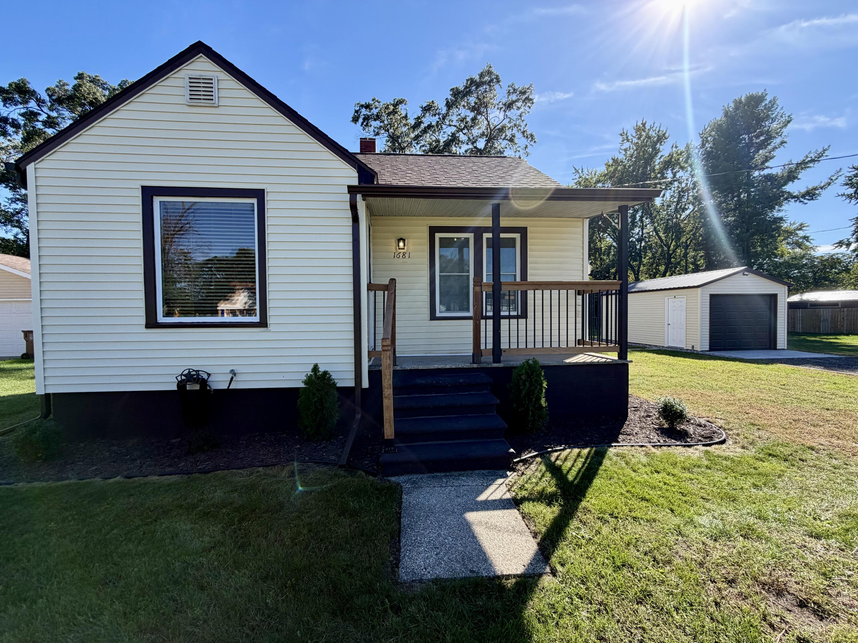1681 Langeland Avenue Muskegon MI 49442