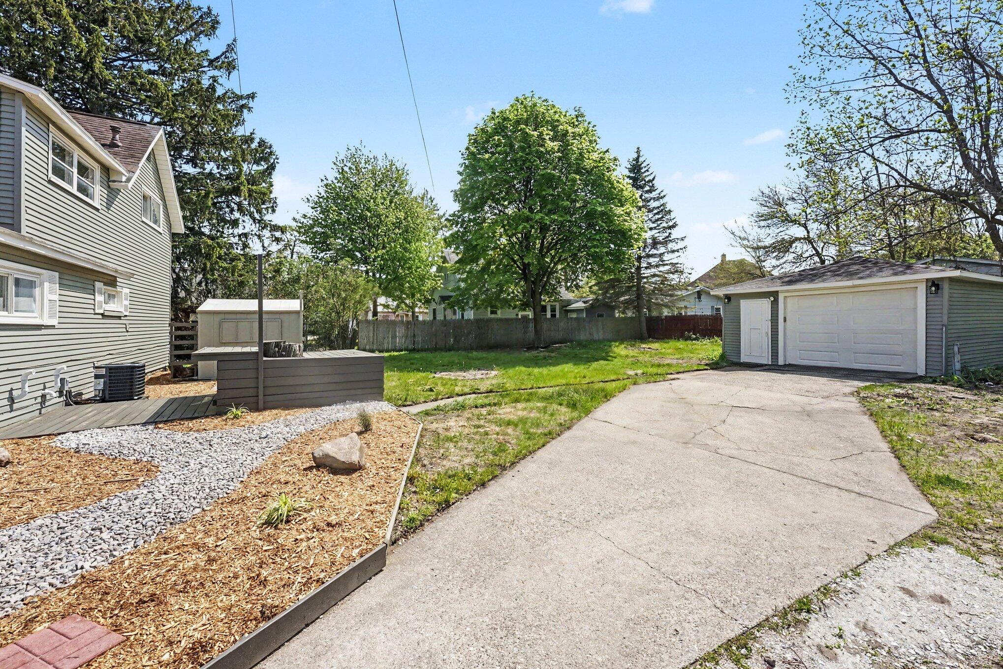 2269 Denmark Street Muskegon MI 49441