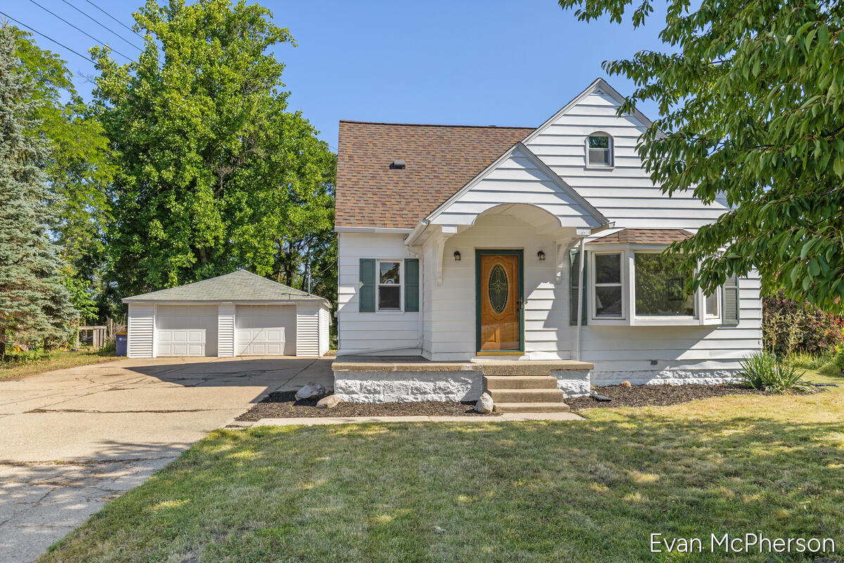 1705 Richmond Street NW Grand Rapids MI 49504