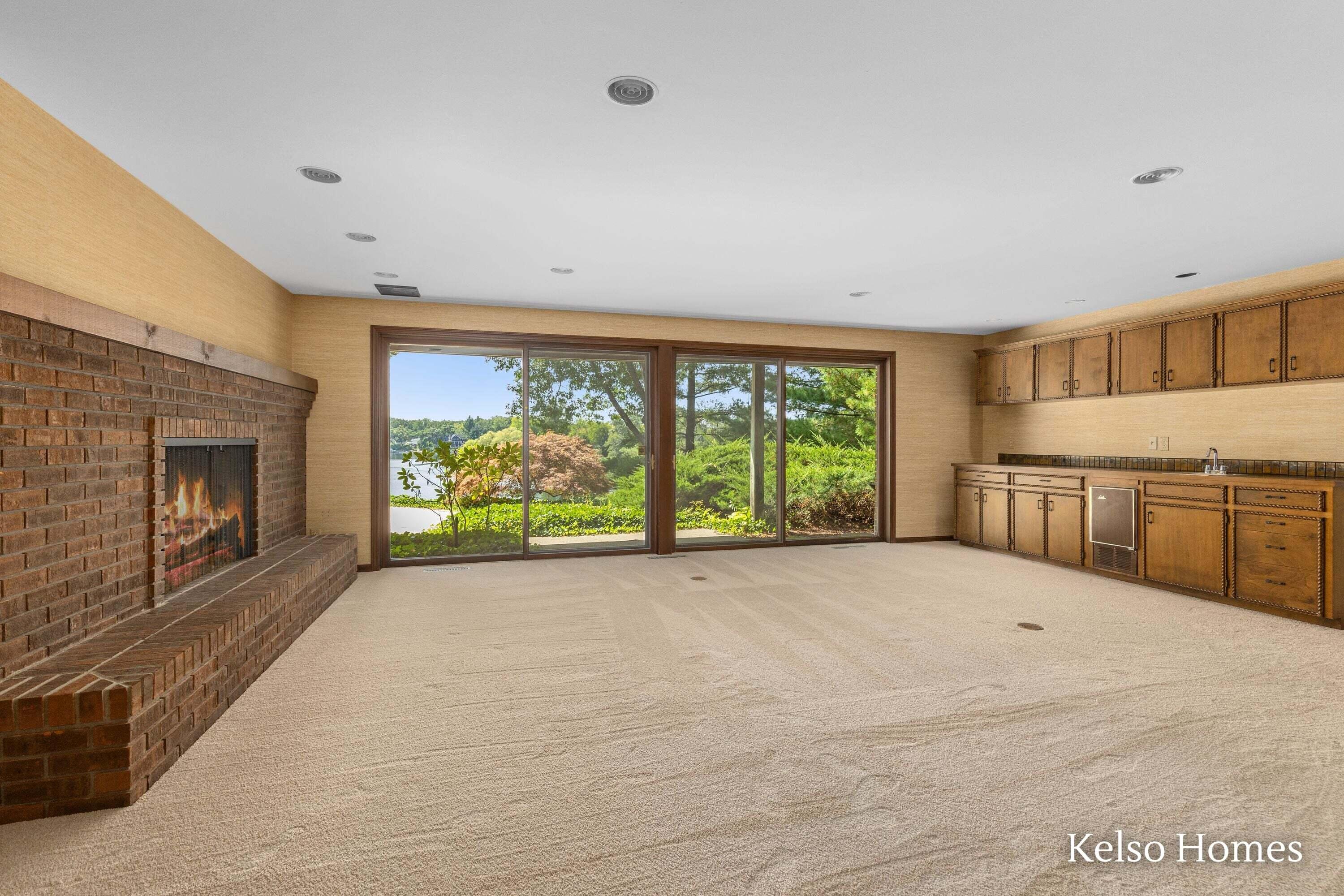2452 Holtman Drive NE Grand Rapids MI 49525