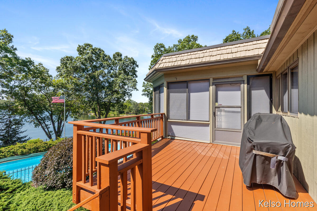 2452 Holtman Drive NE Grand Rapids MI 49525