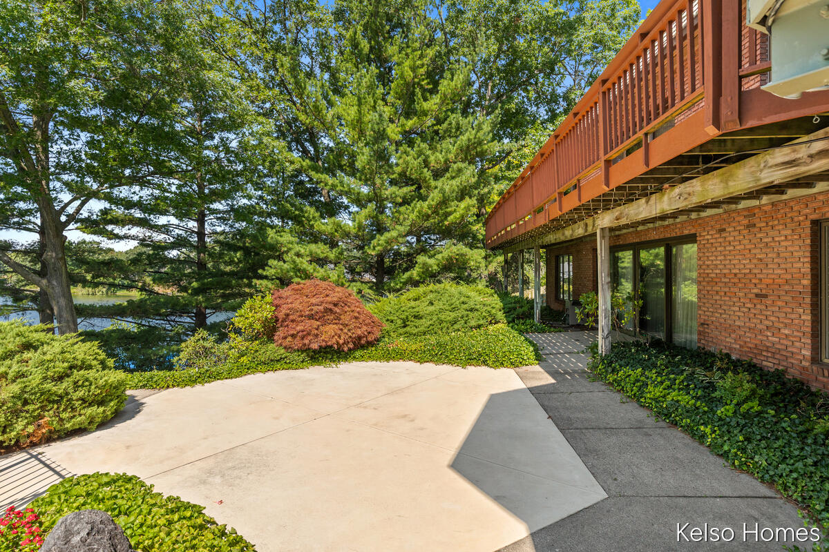2452 Holtman Drive NE Grand Rapids MI 49525
