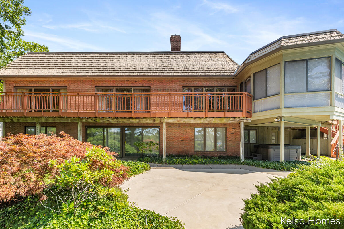 2452 Holtman Drive NE Grand Rapids MI 49525