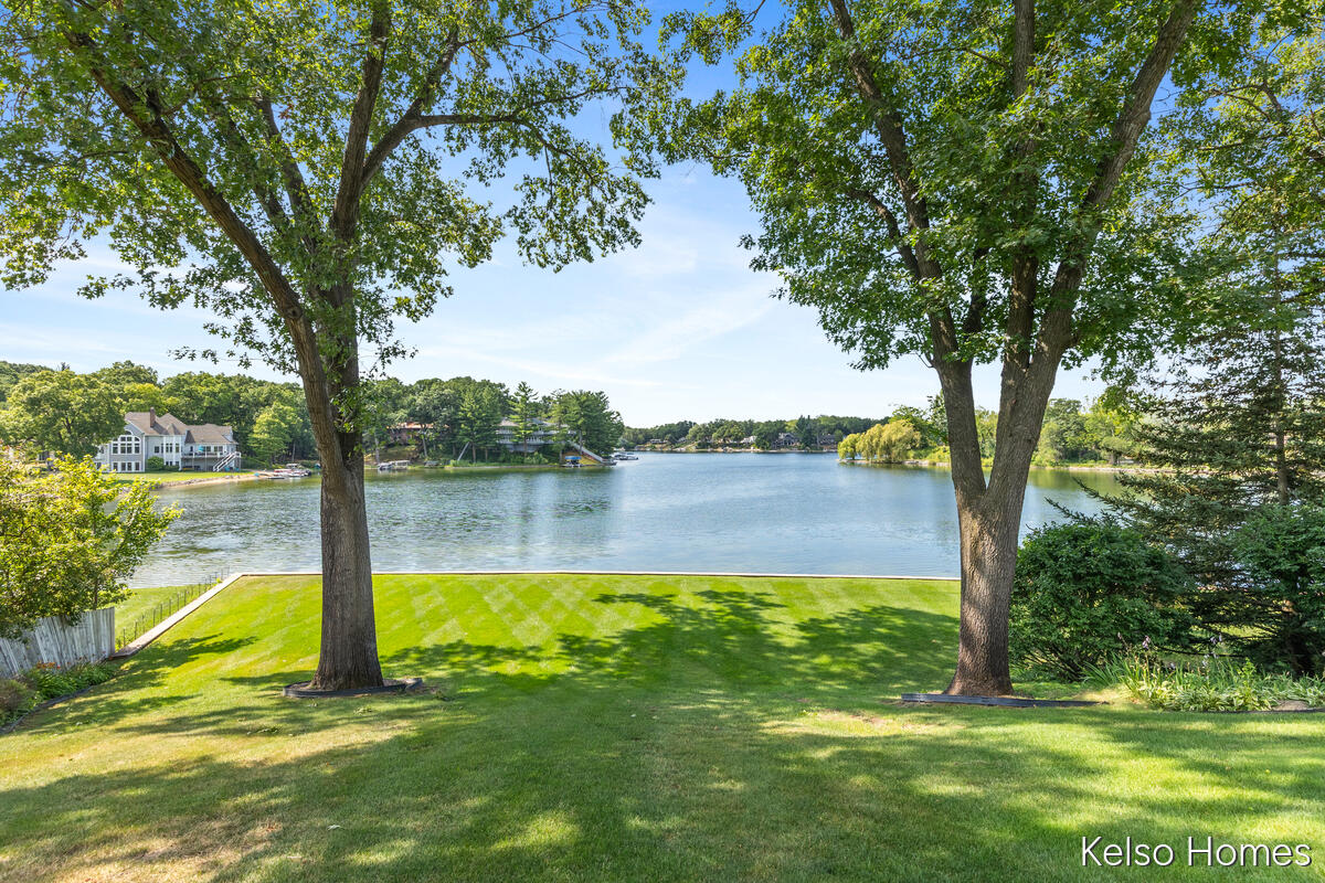 2452 Holtman Drive NE Grand Rapids MI 49525