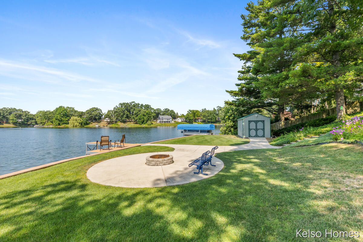 2452 Holtman Drive NE Grand Rapids MI 49525