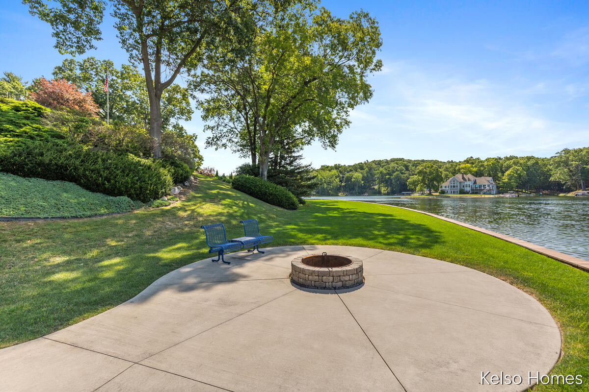 2452 Holtman Drive NE Grand Rapids MI 49525