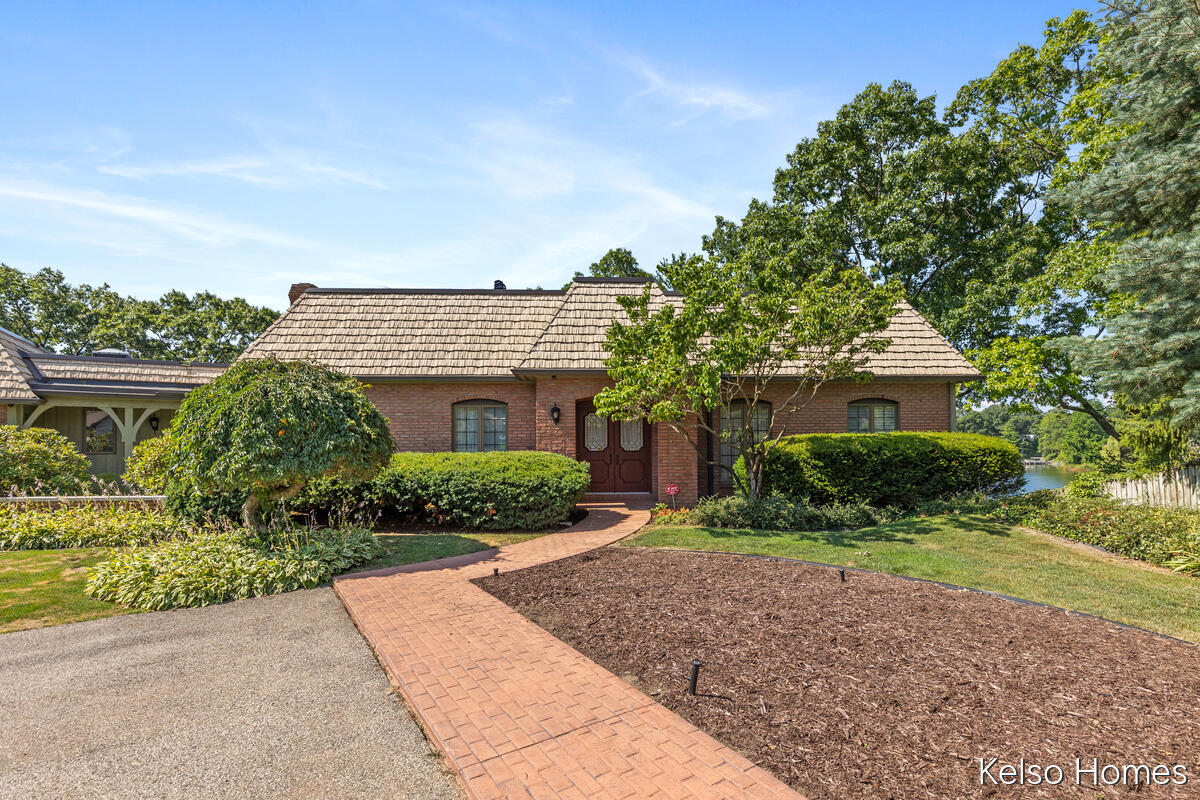 2452 Holtman Drive NE Grand Rapids MI 49525