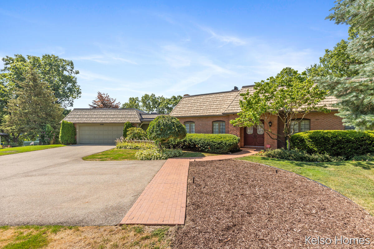 2452 Holtman Drive NE Grand Rapids MI 49525