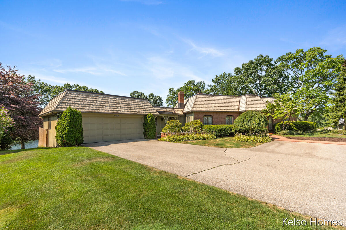 2452 Holtman Drive NE Grand Rapids MI 49525