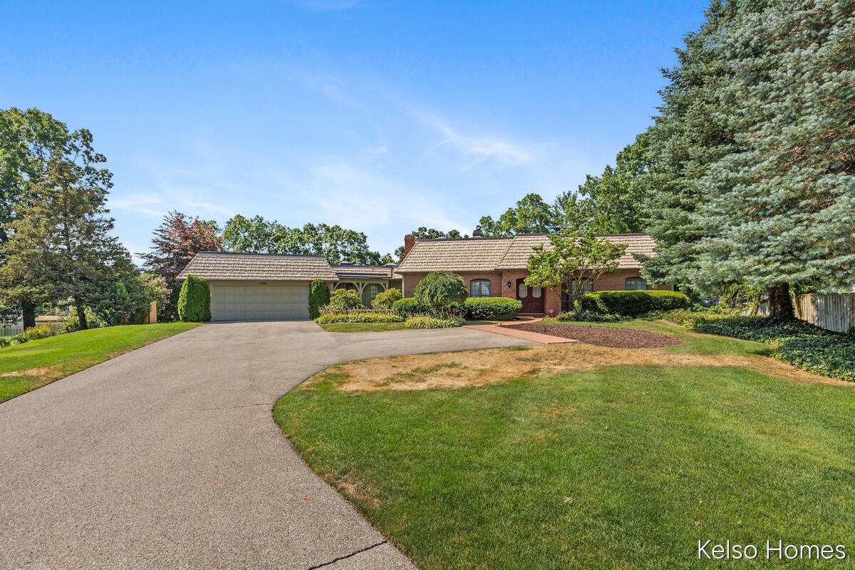 2452 Holtman Drive NE Grand Rapids MI 49525