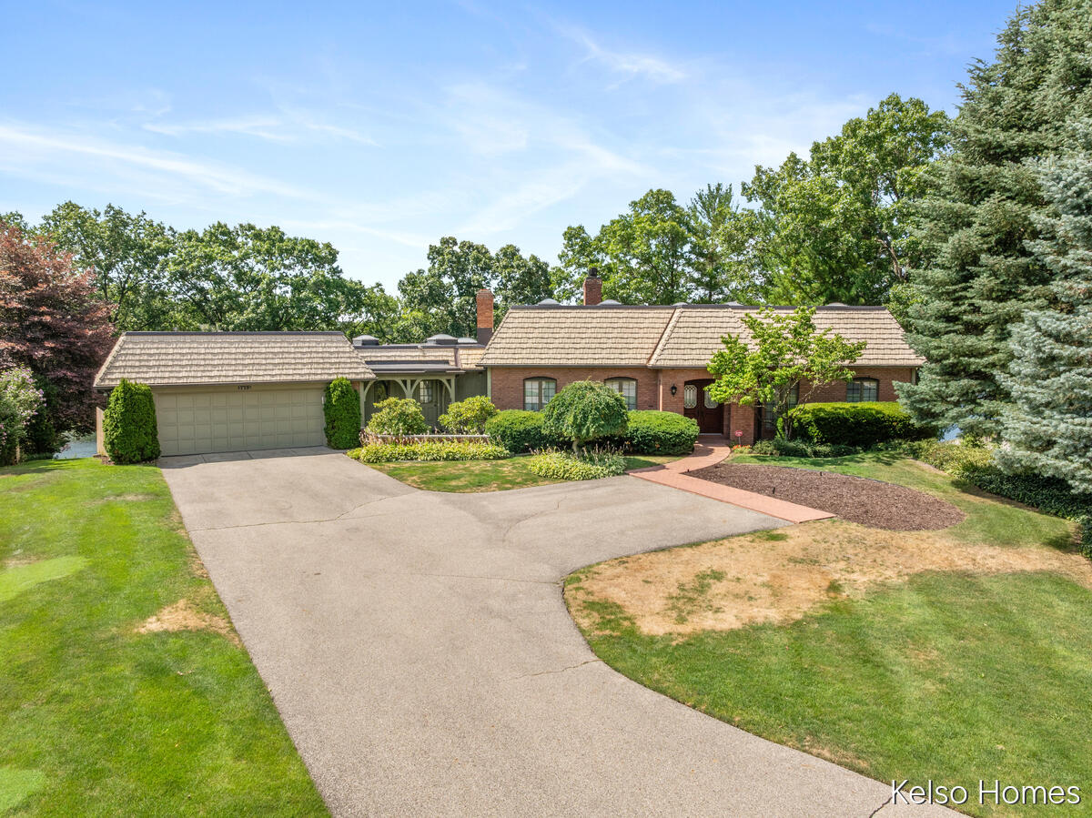 2452 Holtman Drive NE Grand Rapids MI 49525