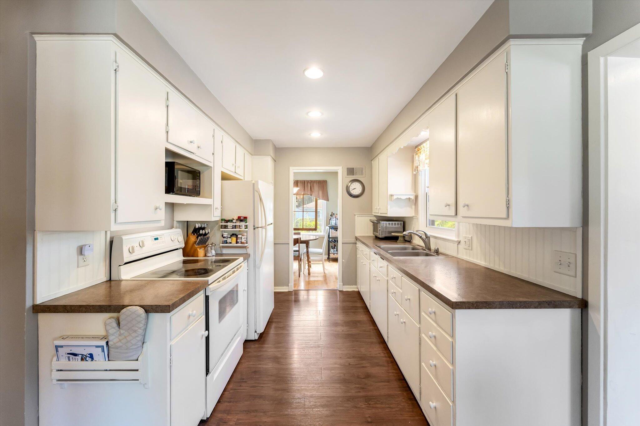 68 E 30th Street Holland MI 49423