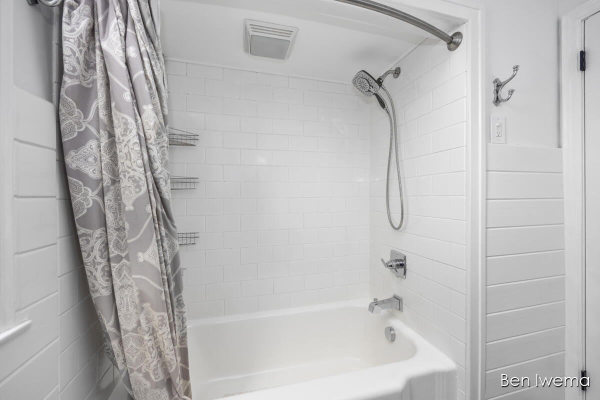 1629 Rossman Avenue SE Grand Rapids MI 49507