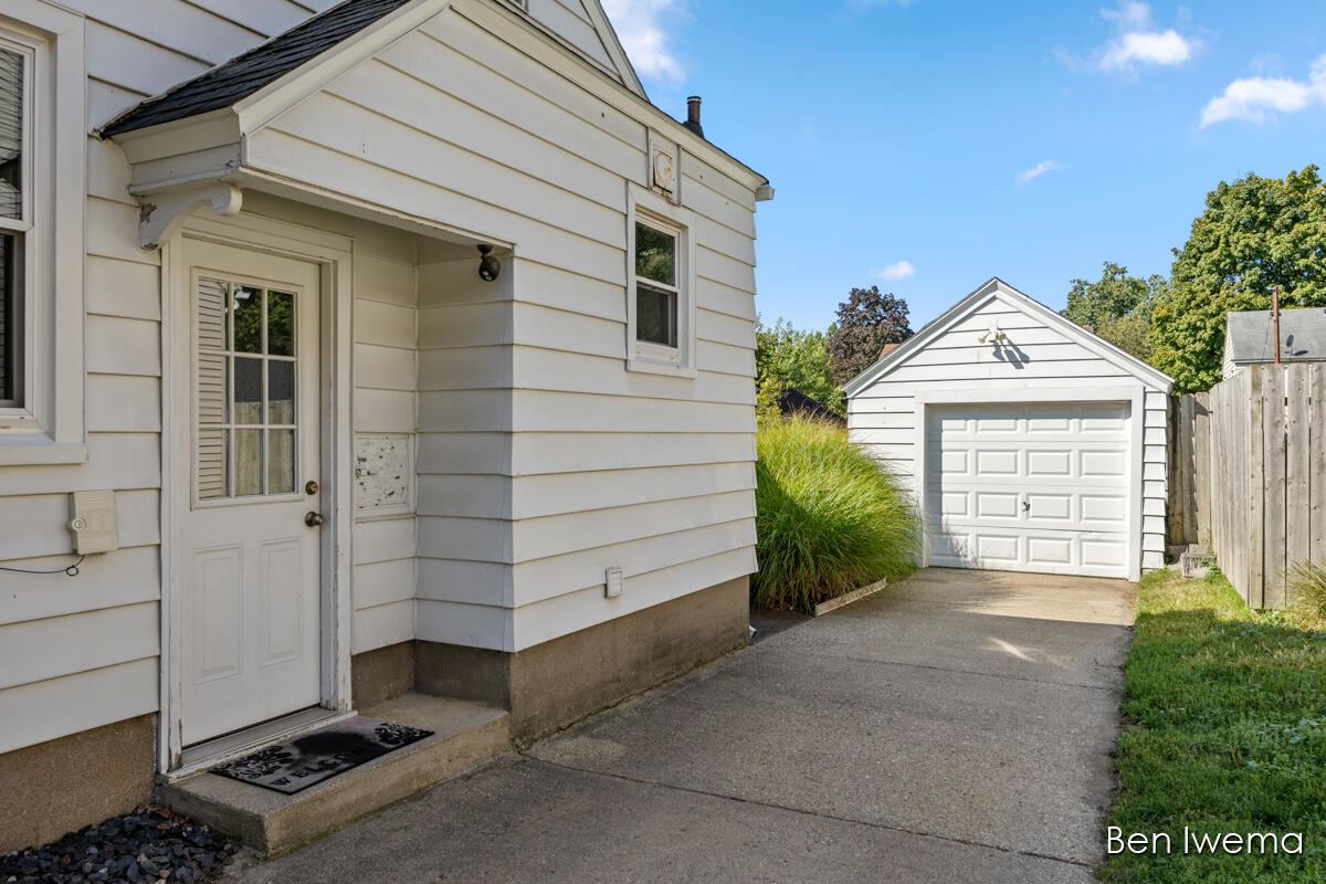 1629 Rossman Avenue SE Grand Rapids MI 49507