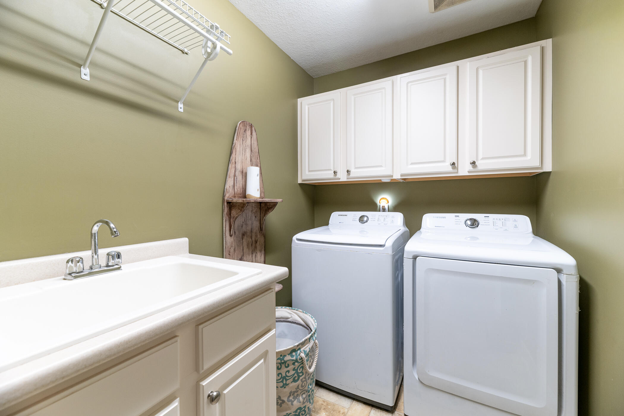 9359 Stratford Woods Trail Kalamazoo MI 49009