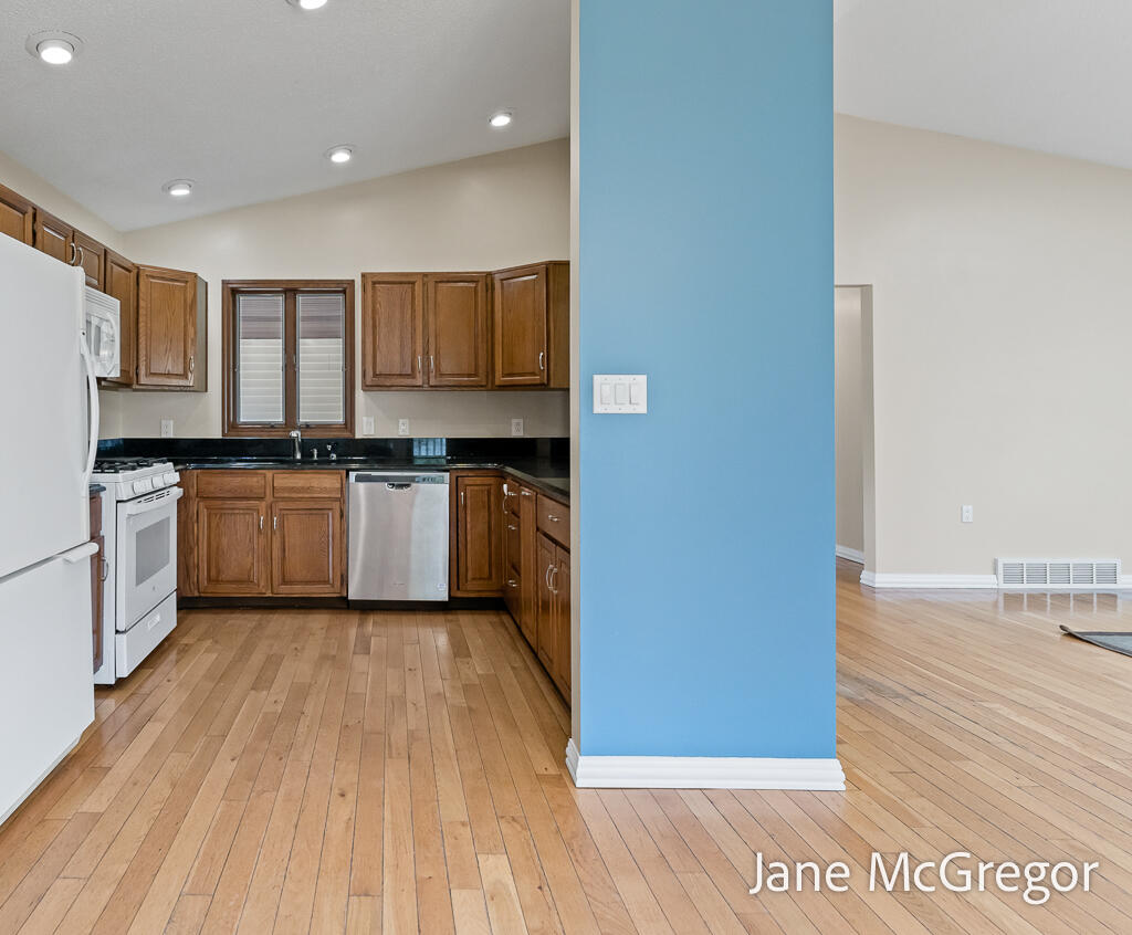 1731 Princess Lane Muskegon MI 49445