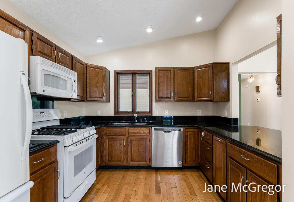 1731 Princess Lane Muskegon MI 49445