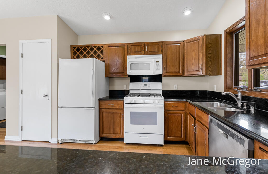1731 Princess Lane Muskegon MI 49445