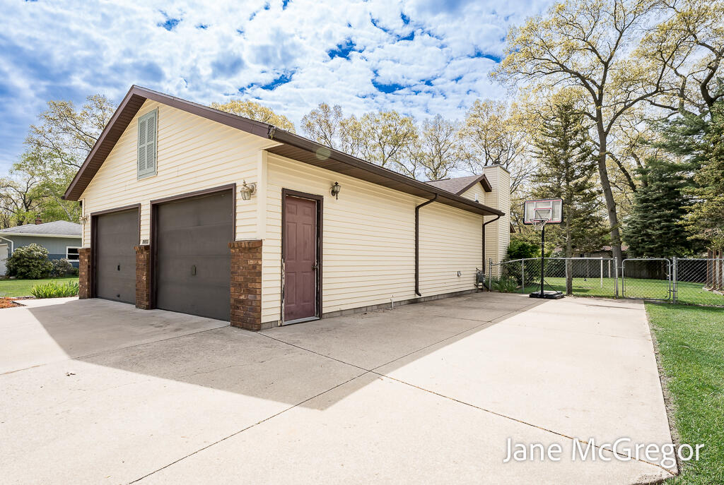 1731 Princess Lane Muskegon MI 49445