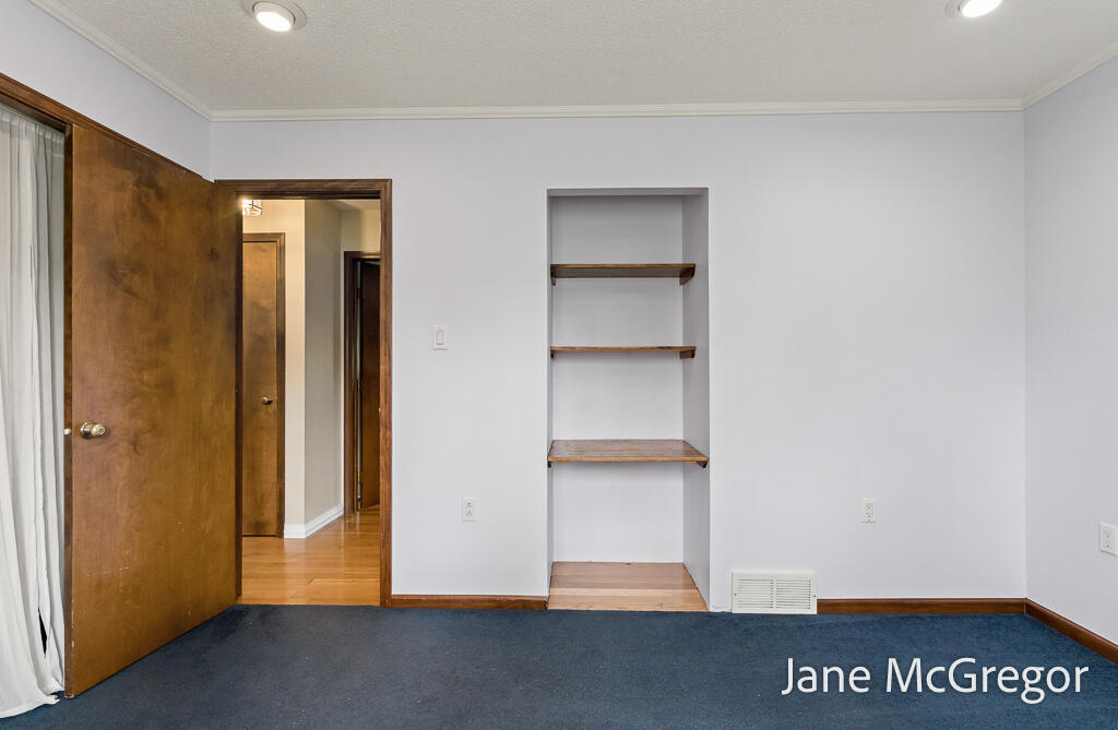 1731 Princess Lane Muskegon MI 49445