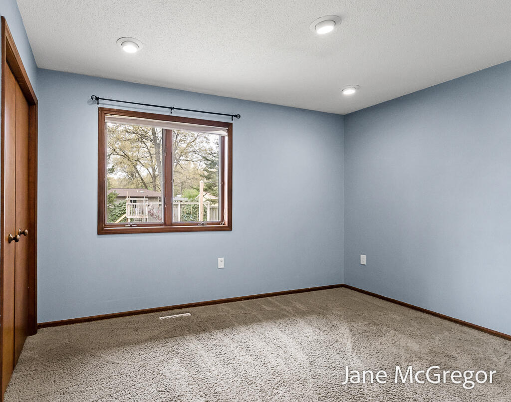 1731 Princess Lane Muskegon MI 49445