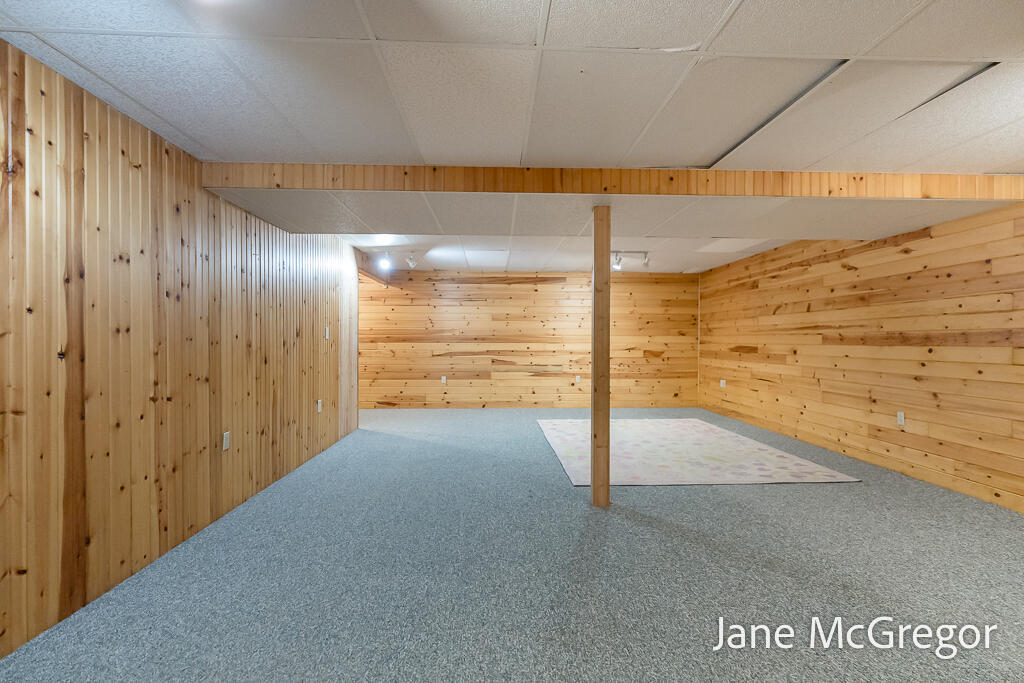 1731 Princess Lane Muskegon MI 49445
