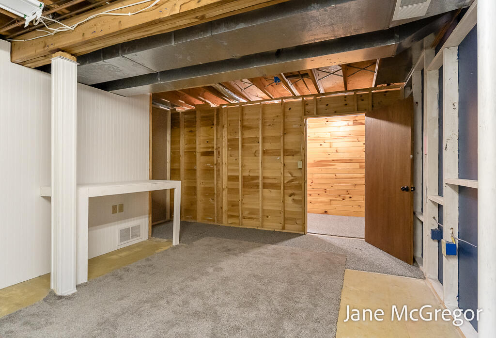 1731 Princess Lane Muskegon MI 49445