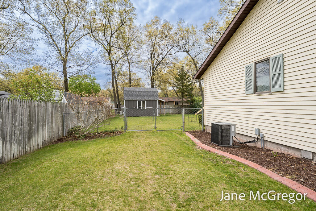 1731 Princess Lane Muskegon MI 49445