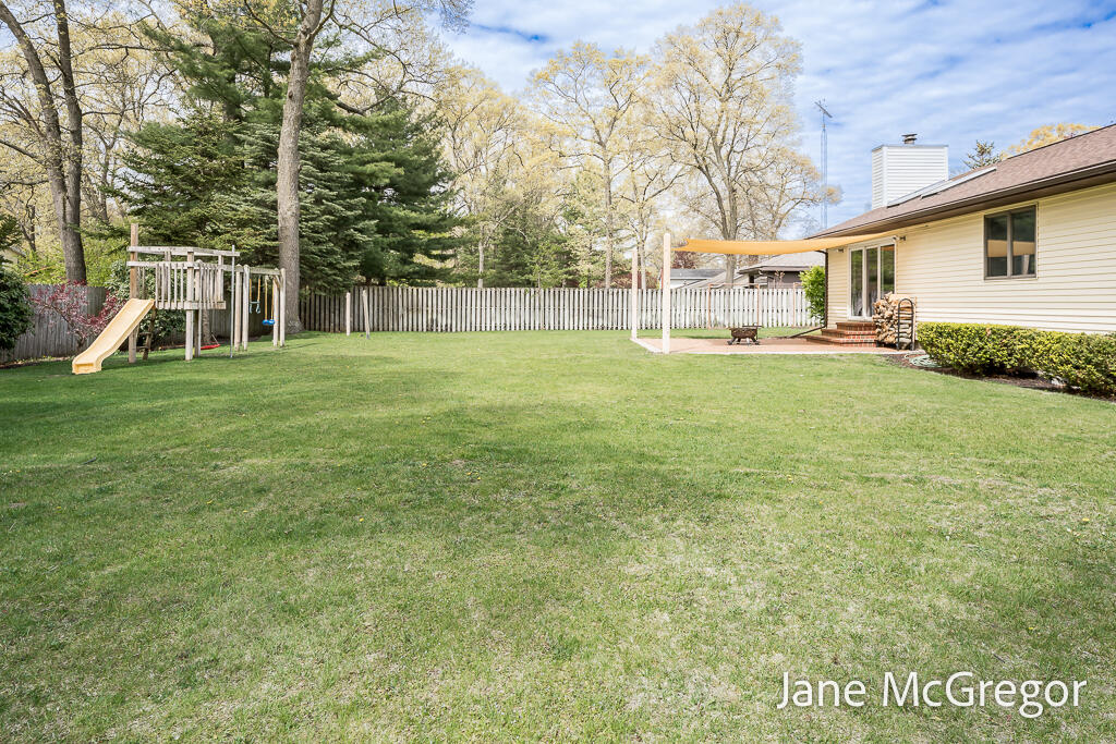 1731 Princess Lane Muskegon MI 49445