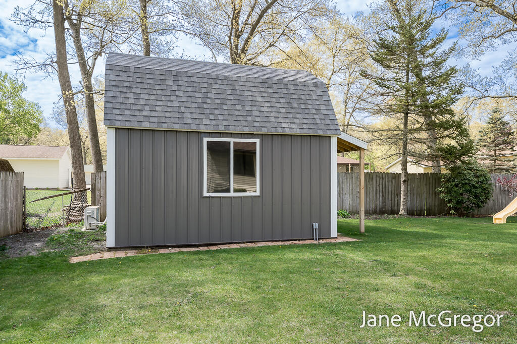 1731 Princess Lane Muskegon MI 49445