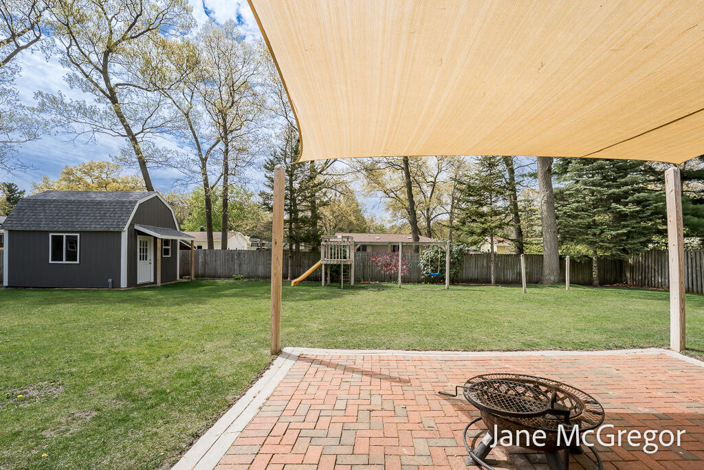 1731 Princess Lane Muskegon MI 49445