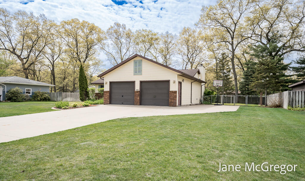1731 Princess Lane Muskegon MI 49445