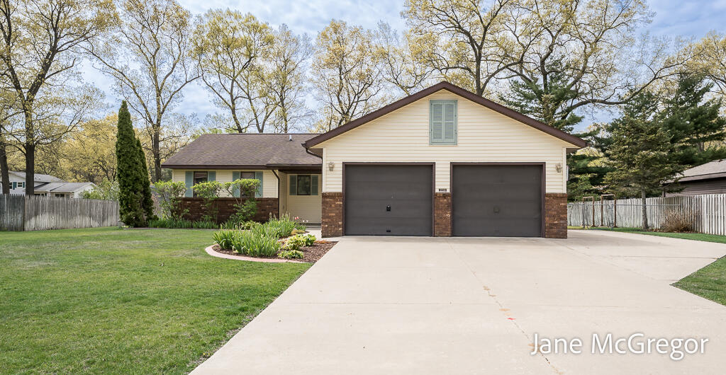 1731 Princess Lane Muskegon MI 49445