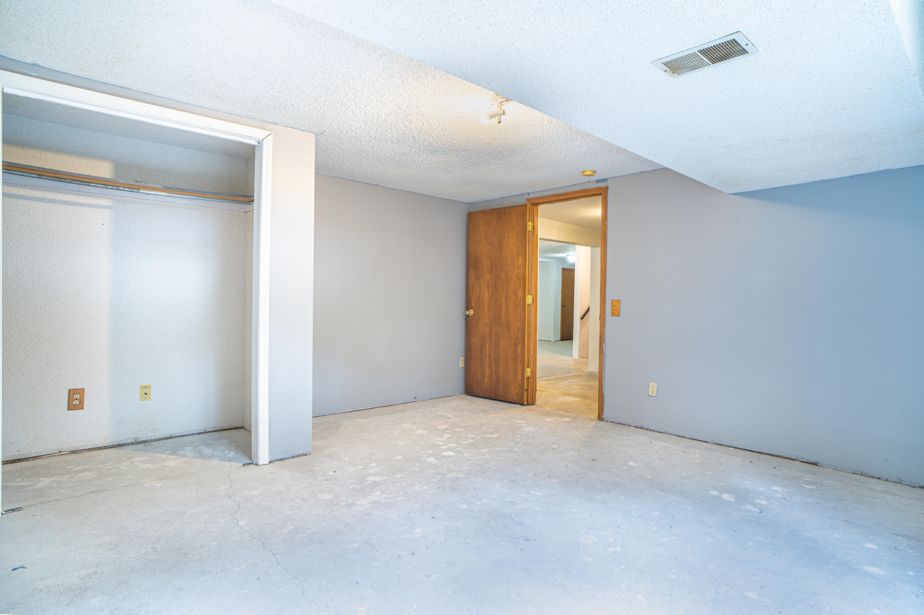 3171 Kooi Street Muskegon MI 49444