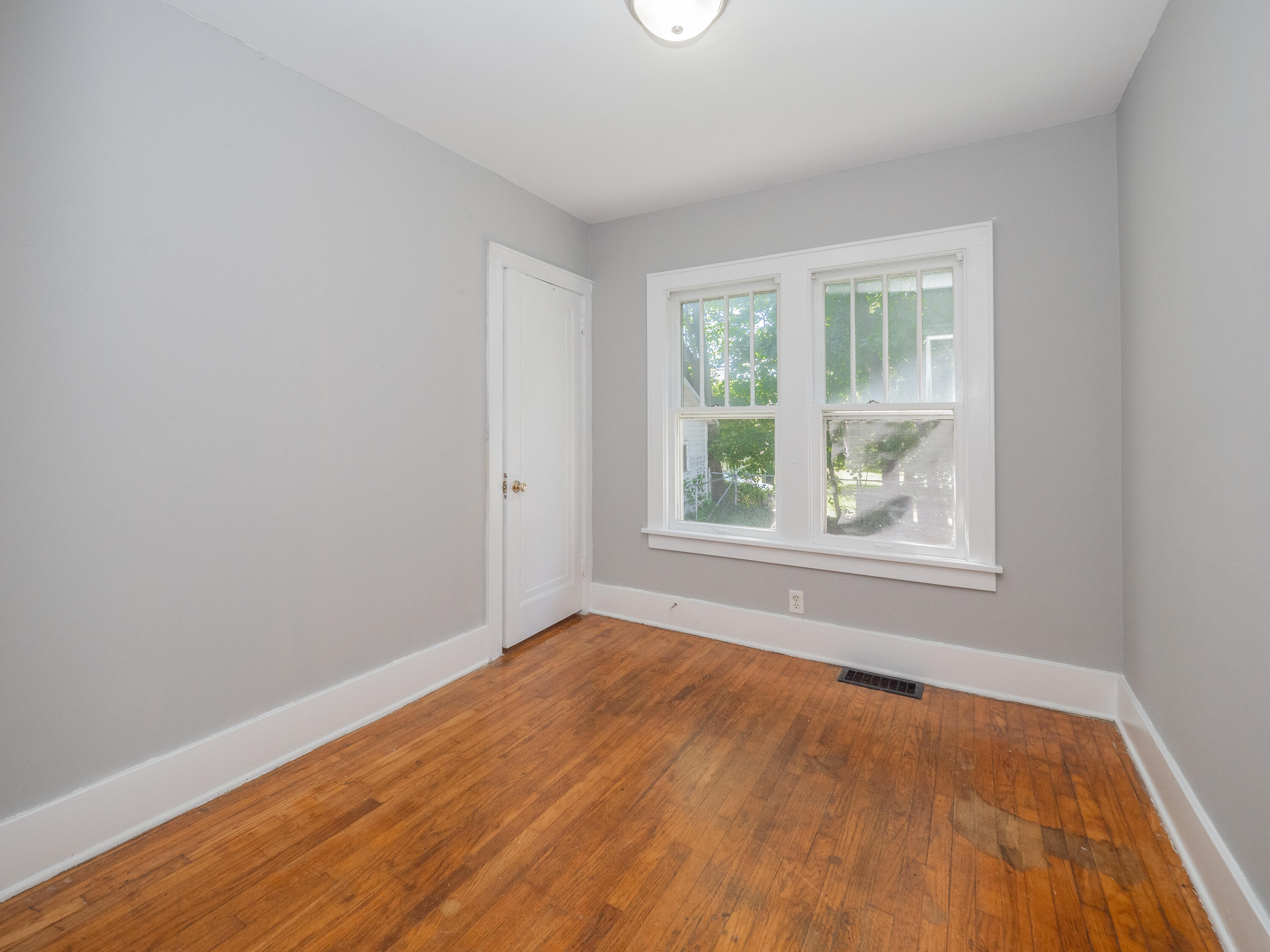 2127 W Main Street Kalamazoo MI 49006