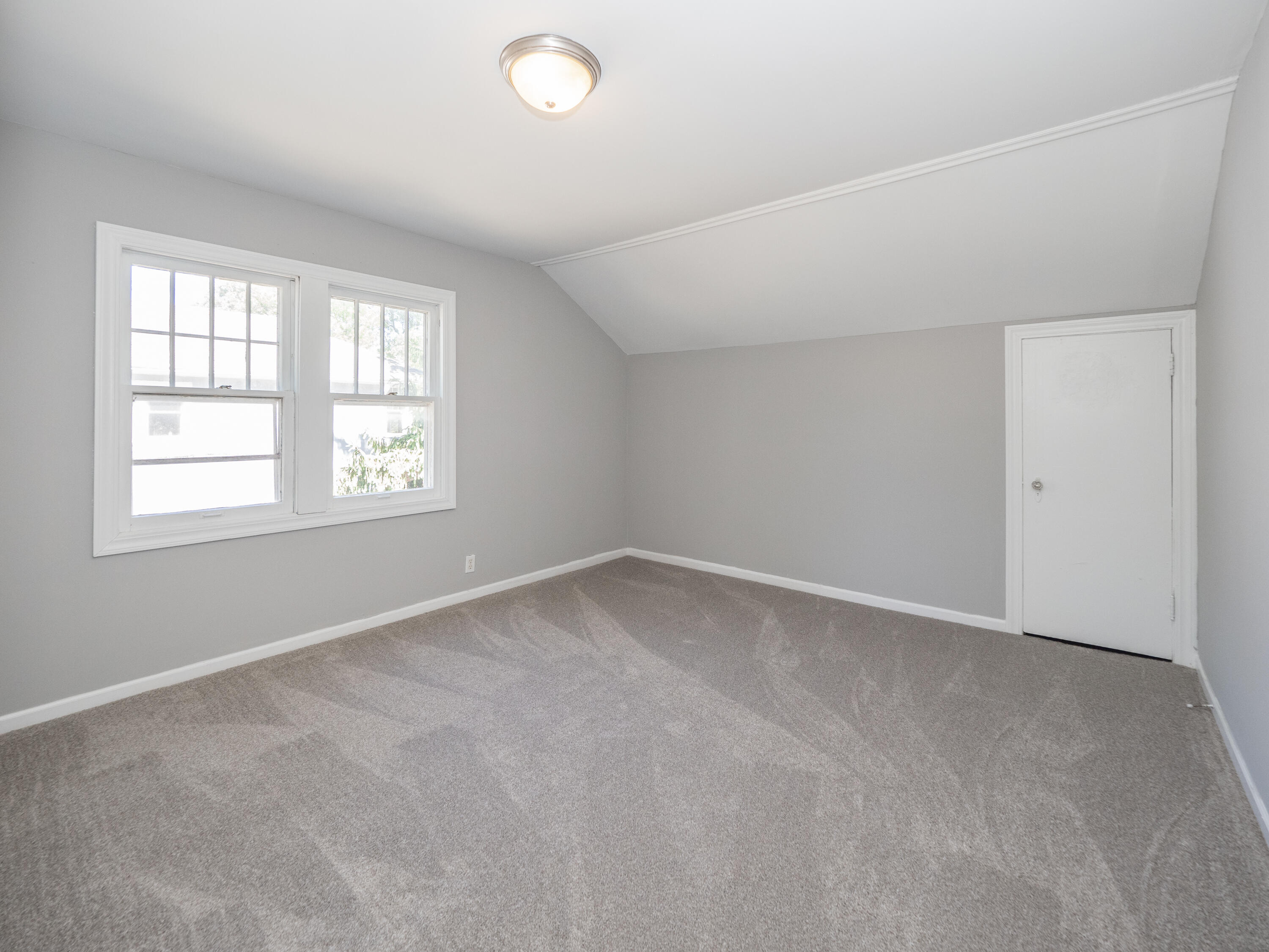 2127 W Main Street Kalamazoo MI 49006